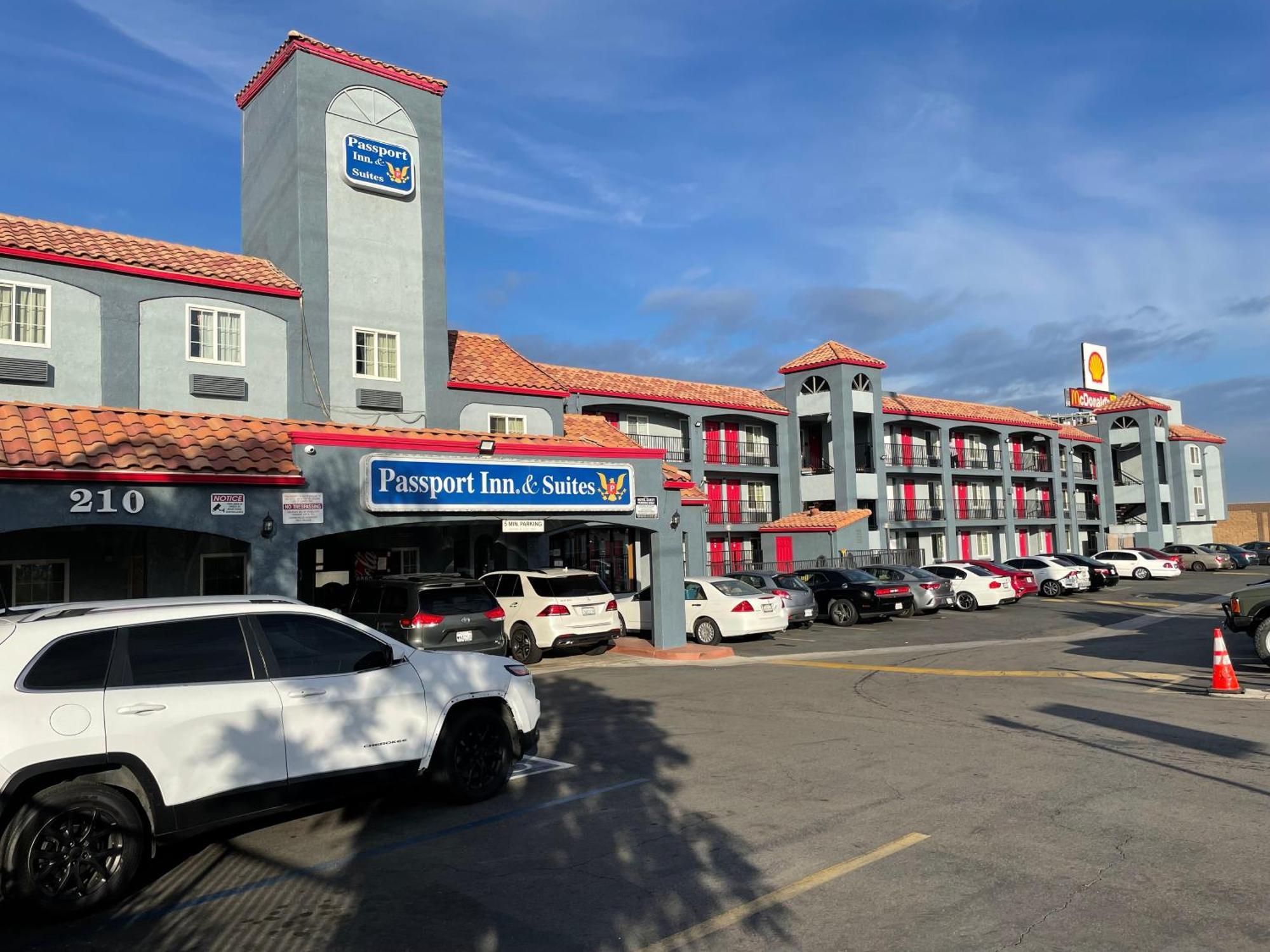 Heritage Inn And Suites Corona Exterior photo